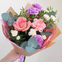 🎀 Pink dream – peony bouquet with carnations in shades of pink and white 🌸