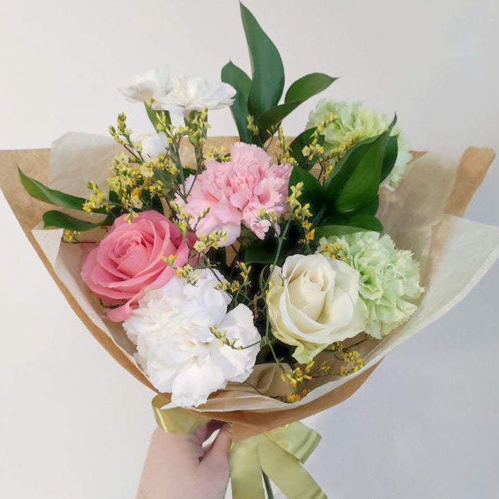 Kesäinen kukkakimppu – Cottage Garden Fi – kukkakauppa Lahti