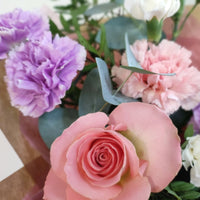 🎀 Pink dream – peony bouquet with carnations in shades of pink and white 🌸