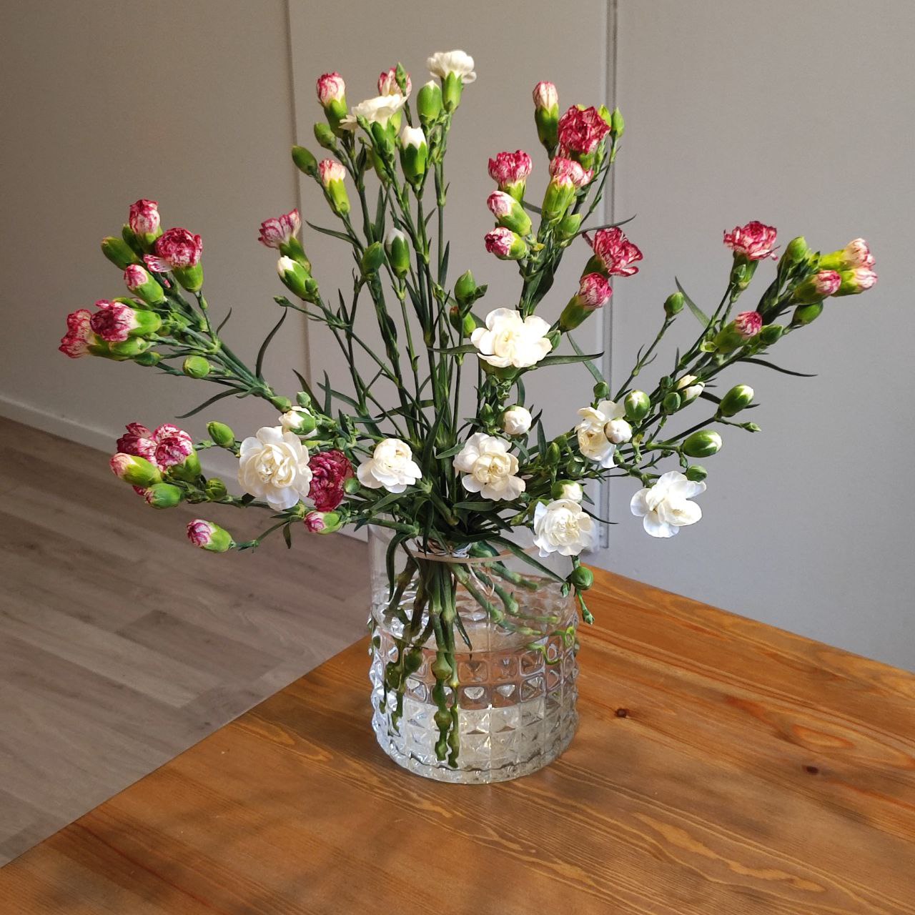 Lovely bouquet with bushy carnations.