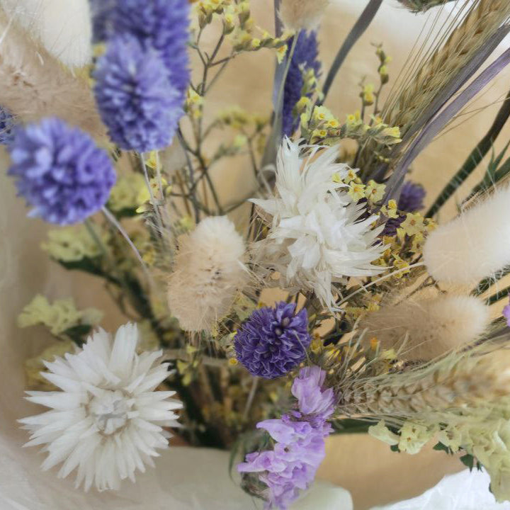 💜 Pieni kuivakukkakimppu – lilan sävyinen unelma