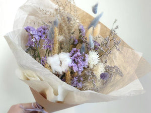 💜 Pieni kuivakukkakimppu – lilan sävyinen unelma