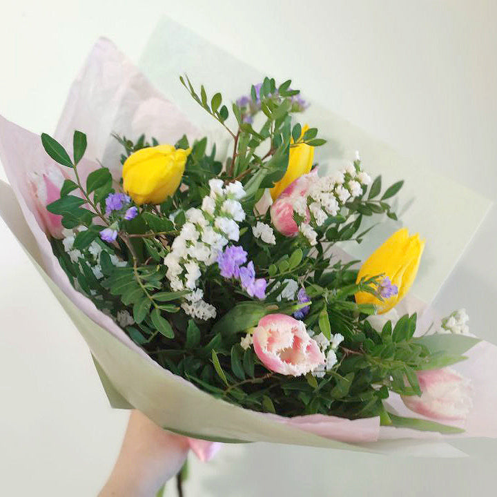 Upea värikäs tulppaanikimppu🌷